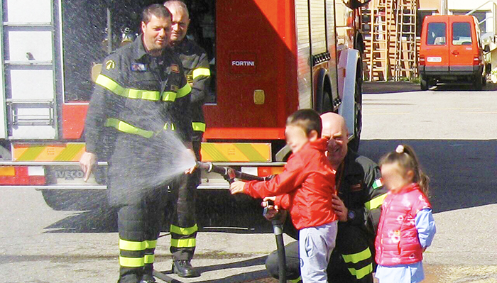 Scuola di Cameri in visita dai Vigili del Fuoco di Novara