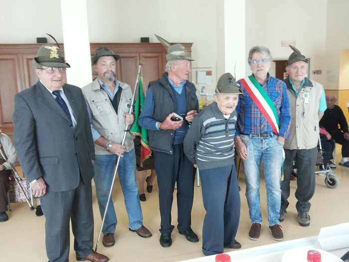 Centenario cusiano festeggiato nella casa di riposo di Nebbiuno