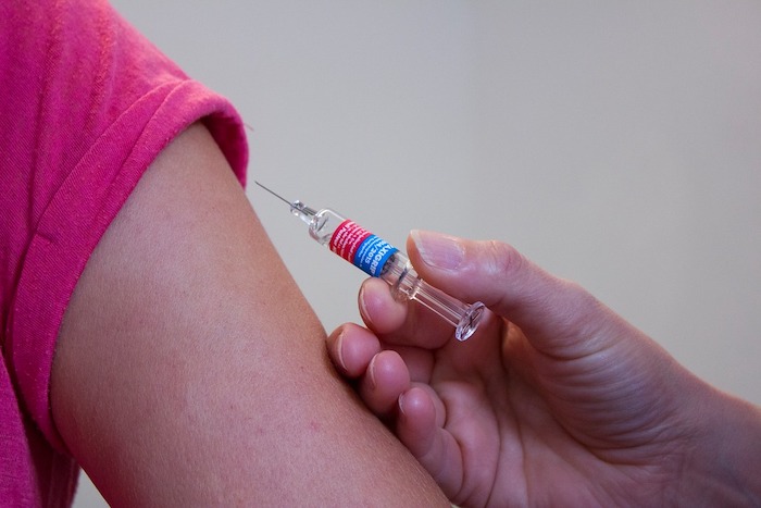 Vaccinazione antinfluenzale, l’assessore Icardi: "Distribuite 900 mila dosi, le forniture alle farmacie non dipendono dalla regione"