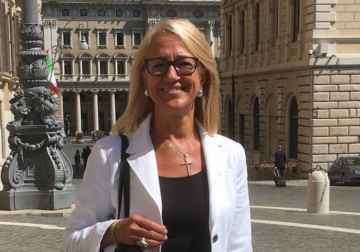 Caro carburanti, Cristina (F.I) : subito il taglio delle accise 