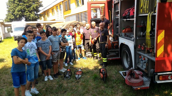 Vigili del fuoco: esercitazione presso scuola media di Vespolate