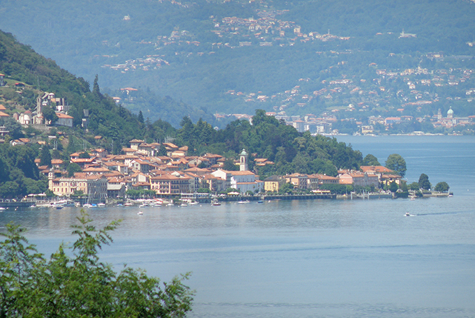 Fine stagione per l'ufficio Iat di Belgirate