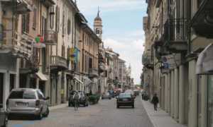Borgomanero via centrale