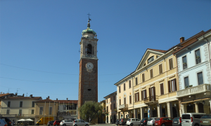Oleggio piazza Martiri