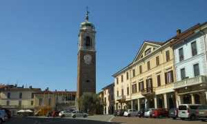 Oleggio piazza Martiri
