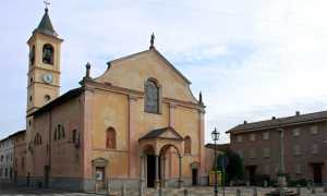 Vaprio DAgogna la piazza