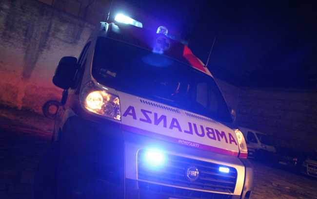 ambulanza notte frontale