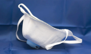 mascherina sfondo blu covid