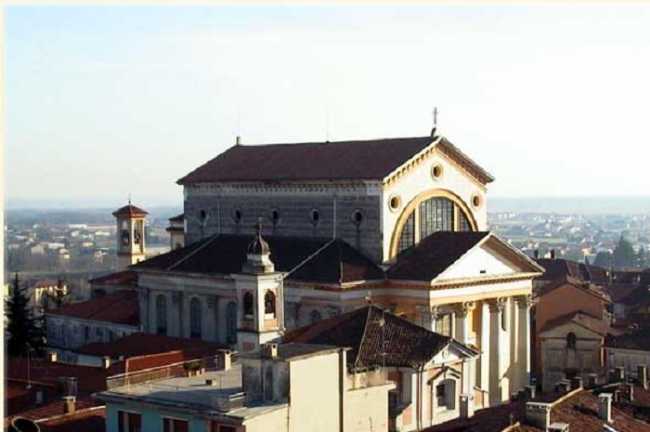 oleggio castello 700