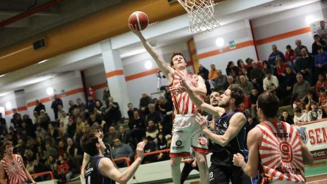 omb azione canestro gara