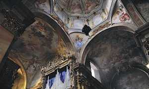 orta interno abbazia foto