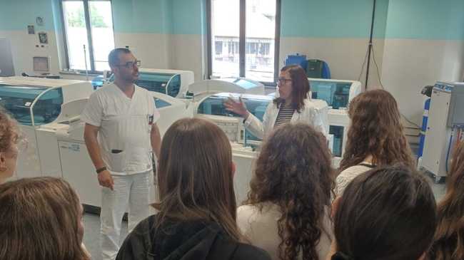 studenti visita osped borgo 25