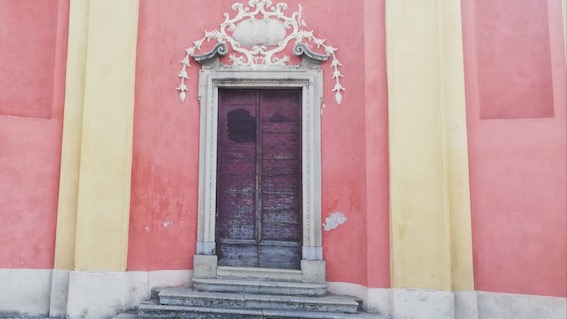 ameno portone chiesa