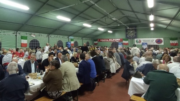 alpini serata borgo foto